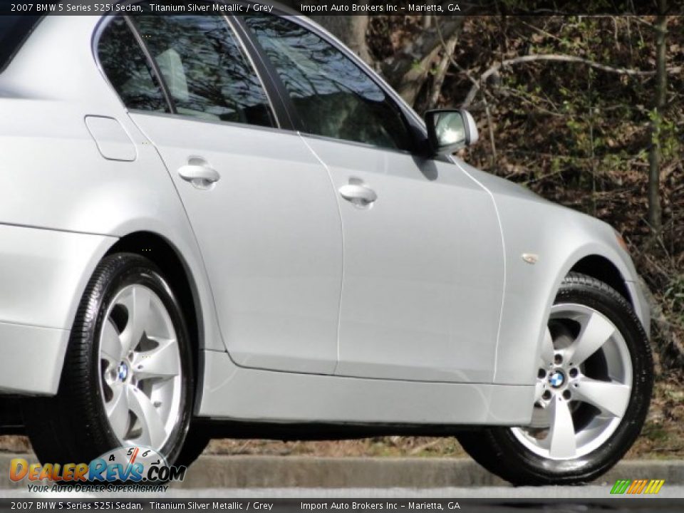 2007 BMW 5 Series 525i Sedan Titanium Silver Metallic / Grey Photo #15