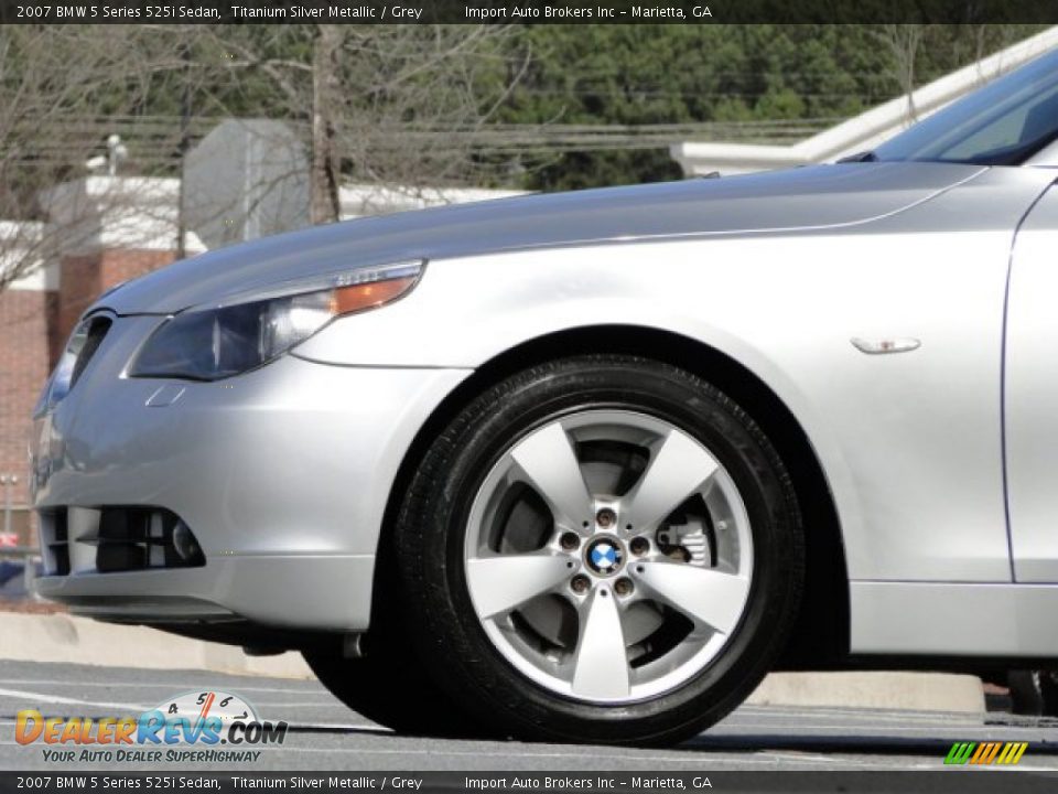2007 BMW 5 Series 525i Sedan Titanium Silver Metallic / Grey Photo #17
