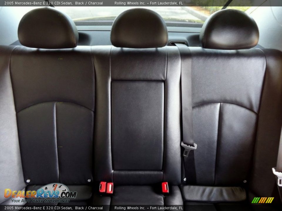 2005 Mercedes-Benz E 320 CDI Sedan Black / Charcoal Photo #18