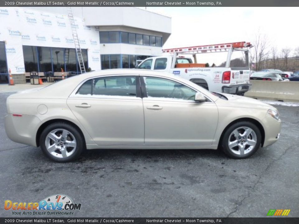 2009 Chevrolet Malibu LT Sedan Gold Mist Metallic / Cocoa/Cashmere Photo #2