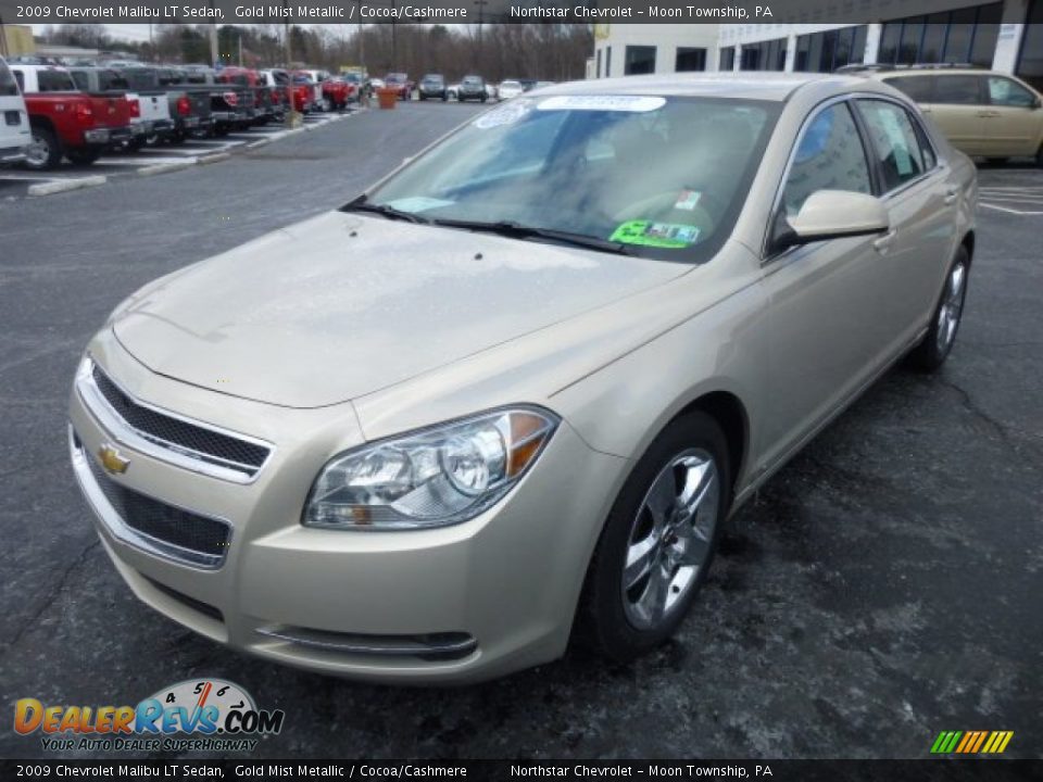 Front 3/4 View of 2009 Chevrolet Malibu LT Sedan Photo #7
