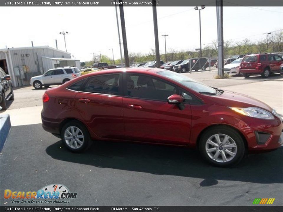 2013 Ford Fiesta SE Sedan Ruby Red / Charcoal Black Photo #8