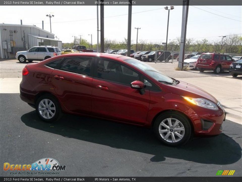 2013 Ford Fiesta SE Sedan Ruby Red / Charcoal Black Photo #10