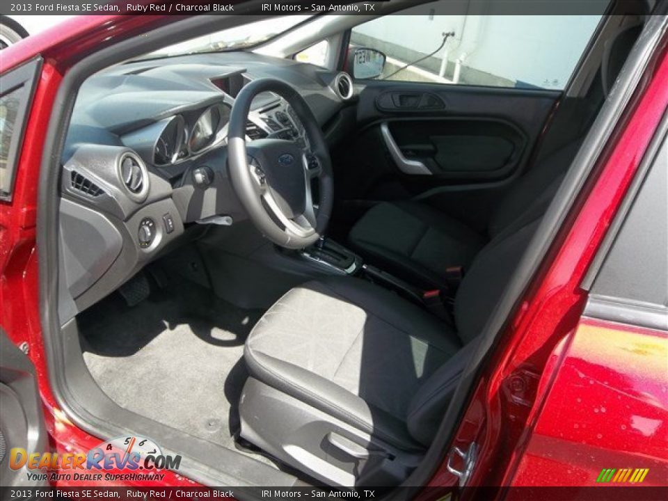 2013 Ford Fiesta SE Sedan Ruby Red / Charcoal Black Photo #18