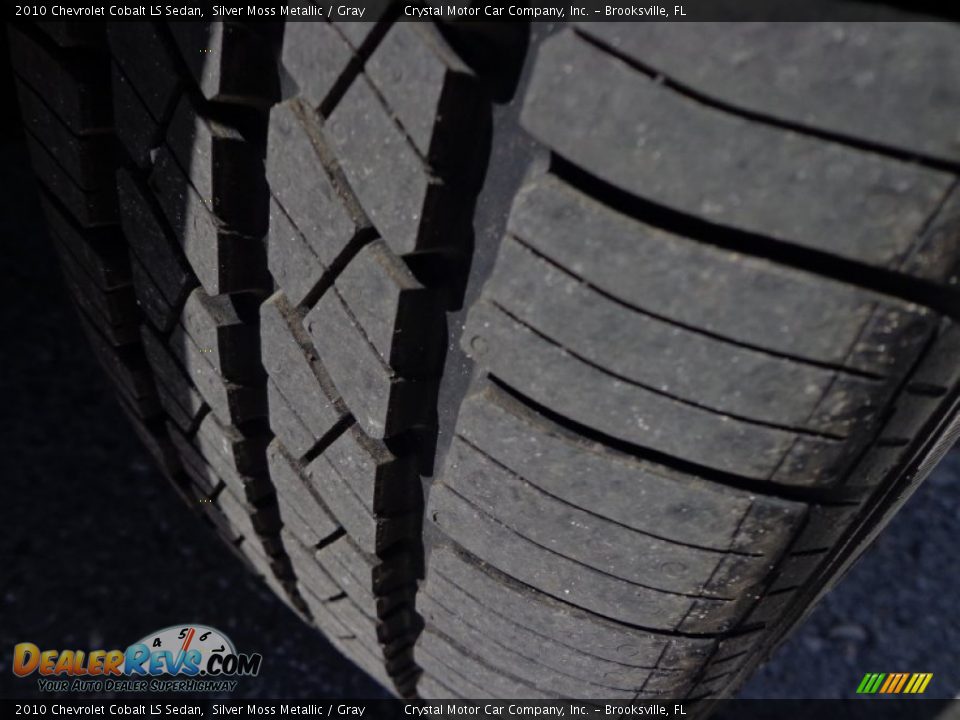 2010 Chevrolet Cobalt LS Sedan Silver Moss Metallic / Gray Photo #15