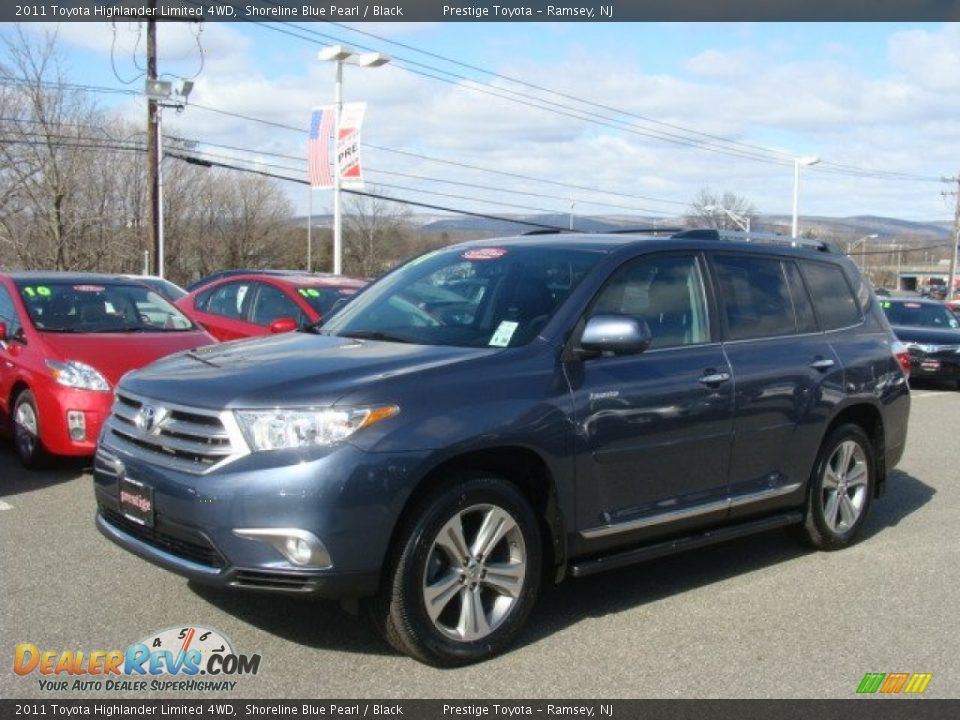 Front 3/4 View of 2011 Toyota Highlander Limited 4WD Photo #3