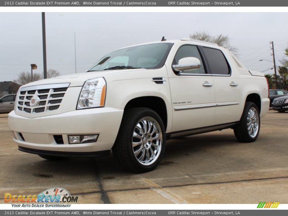 Front 3/4 View of 2013 Cadillac Escalade EXT Premium AWD Photo #2