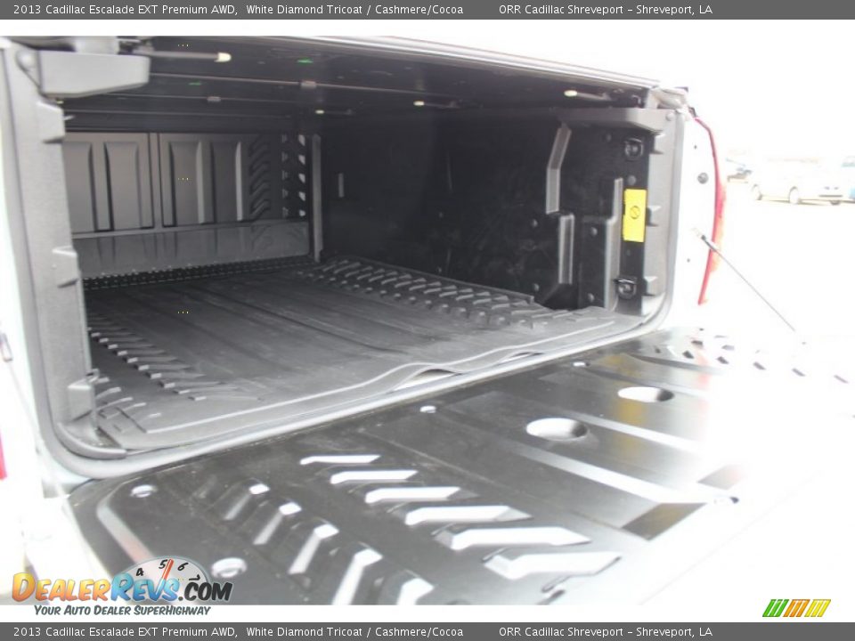 2013 Cadillac Escalade EXT Premium AWD Trunk Photo #24