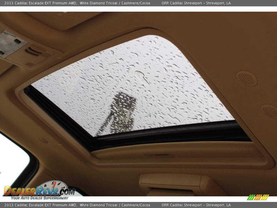 Sunroof of 2013 Cadillac Escalade EXT Premium AWD Photo #25