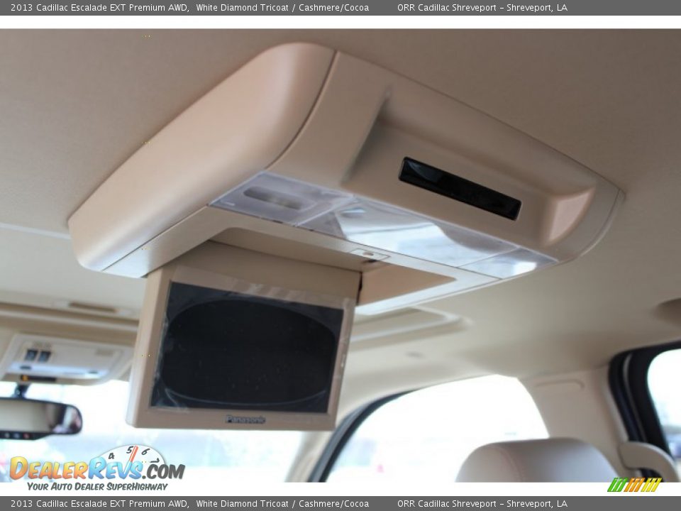 Entertainment System of 2013 Cadillac Escalade EXT Premium AWD Photo #28