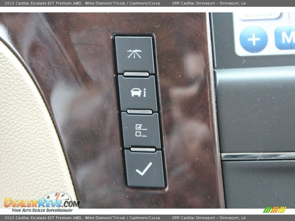 Controls of 2013 Cadillac Escalade EXT Premium AWD Photo #32