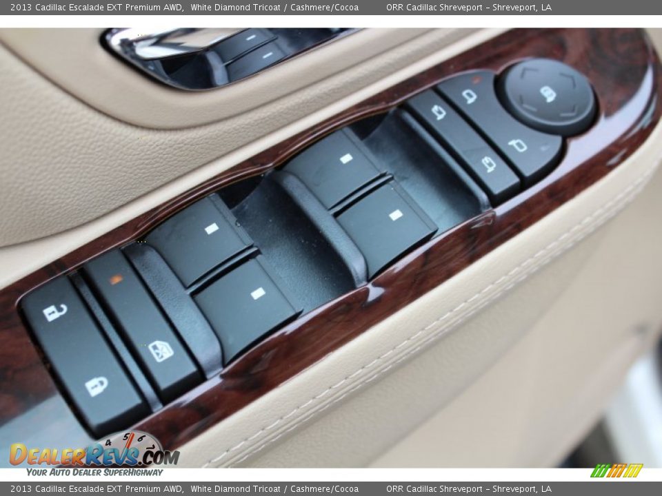 Controls of 2013 Cadillac Escalade EXT Premium AWD Photo #36