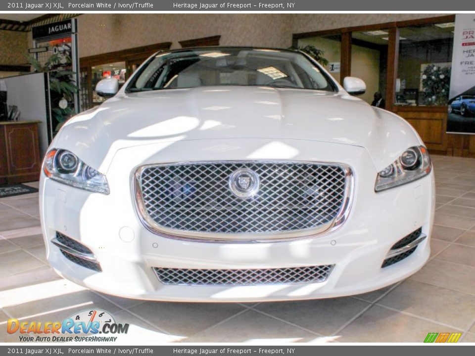 2011 Jaguar XJ XJL Porcelain White / Ivory/Truffle Photo #2
