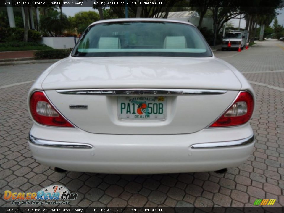 2005 Jaguar XJ Super V8 White Onyx / Ivory Photo #16