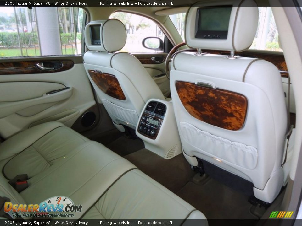 Rear Seat of 2005 Jaguar XJ Super V8 Photo #19