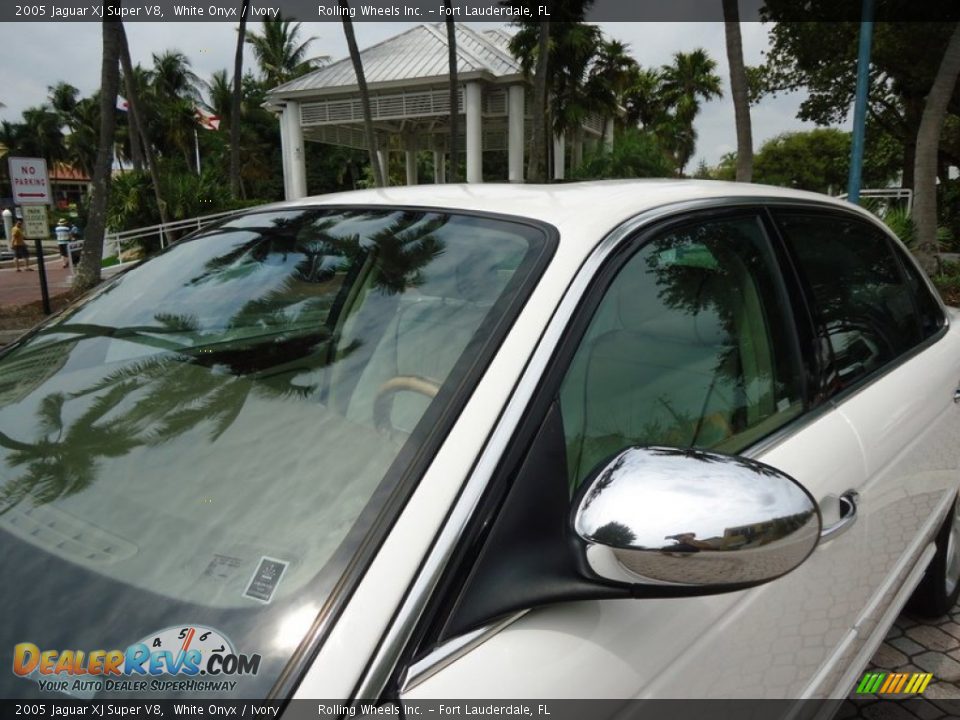 2005 Jaguar XJ Super V8 White Onyx / Ivory Photo #20
