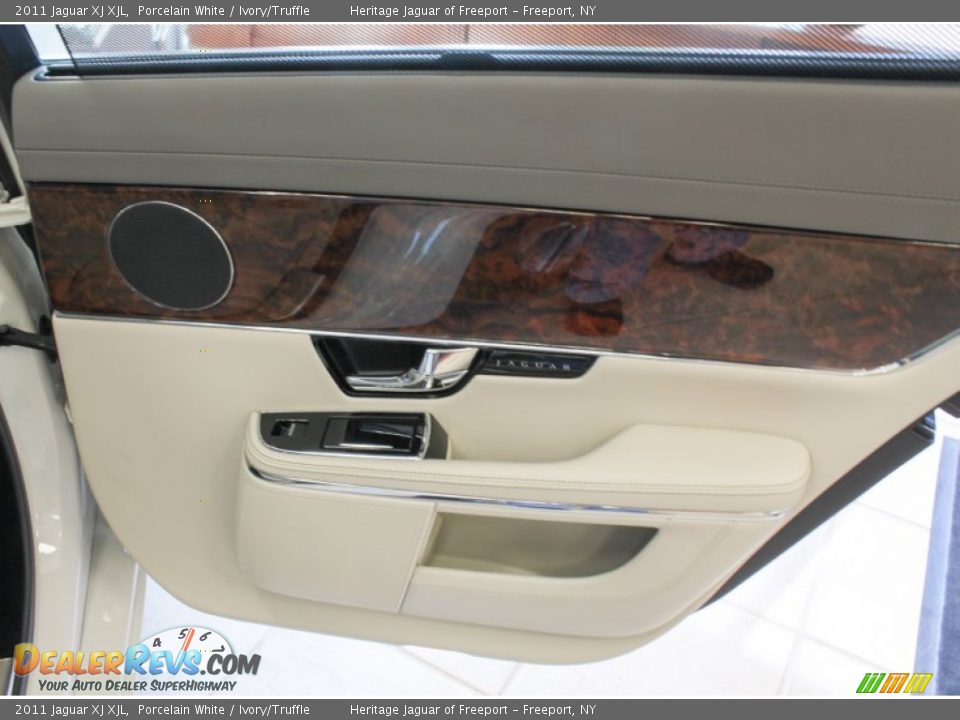 2011 Jaguar XJ XJL Porcelain White / Ivory/Truffle Photo #9