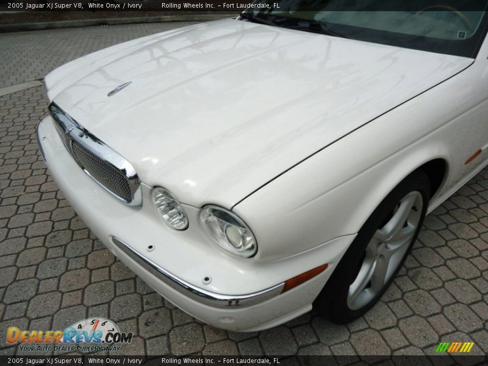 2005 Jaguar XJ Super V8 White Onyx / Ivory Photo #22