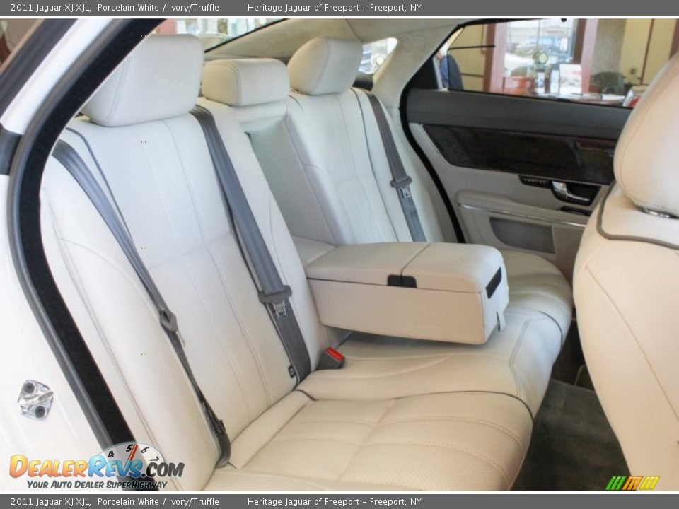 2011 Jaguar XJ XJL Porcelain White / Ivory/Truffle Photo #10