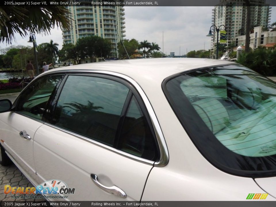 2005 Jaguar XJ Super V8 White Onyx / Ivory Photo #26