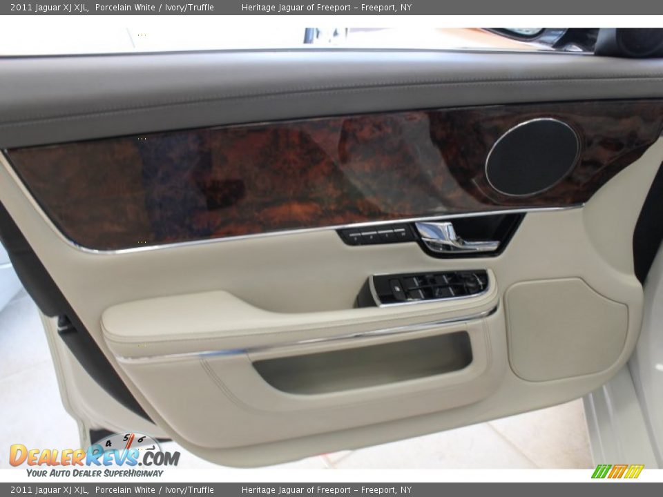 2011 Jaguar XJ XJL Porcelain White / Ivory/Truffle Photo #16