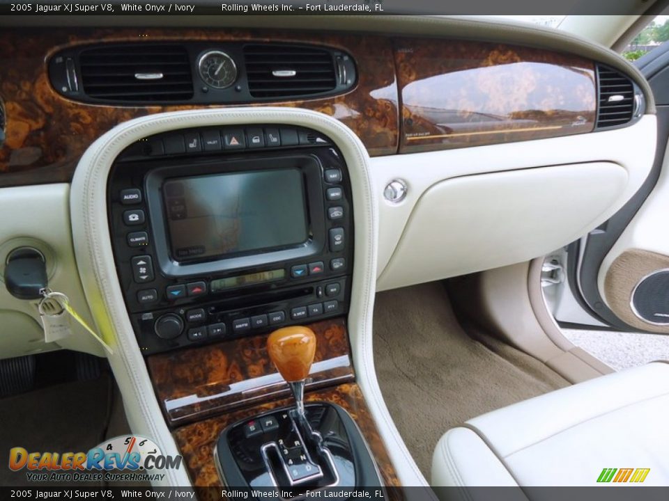 Dashboard of 2005 Jaguar XJ Super V8 Photo #30