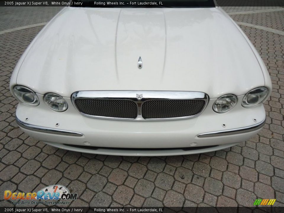 2005 Jaguar XJ Super V8 White Onyx / Ivory Photo #34