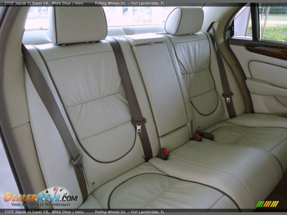 Rear Seat of 2005 Jaguar XJ Super V8 Photo #35