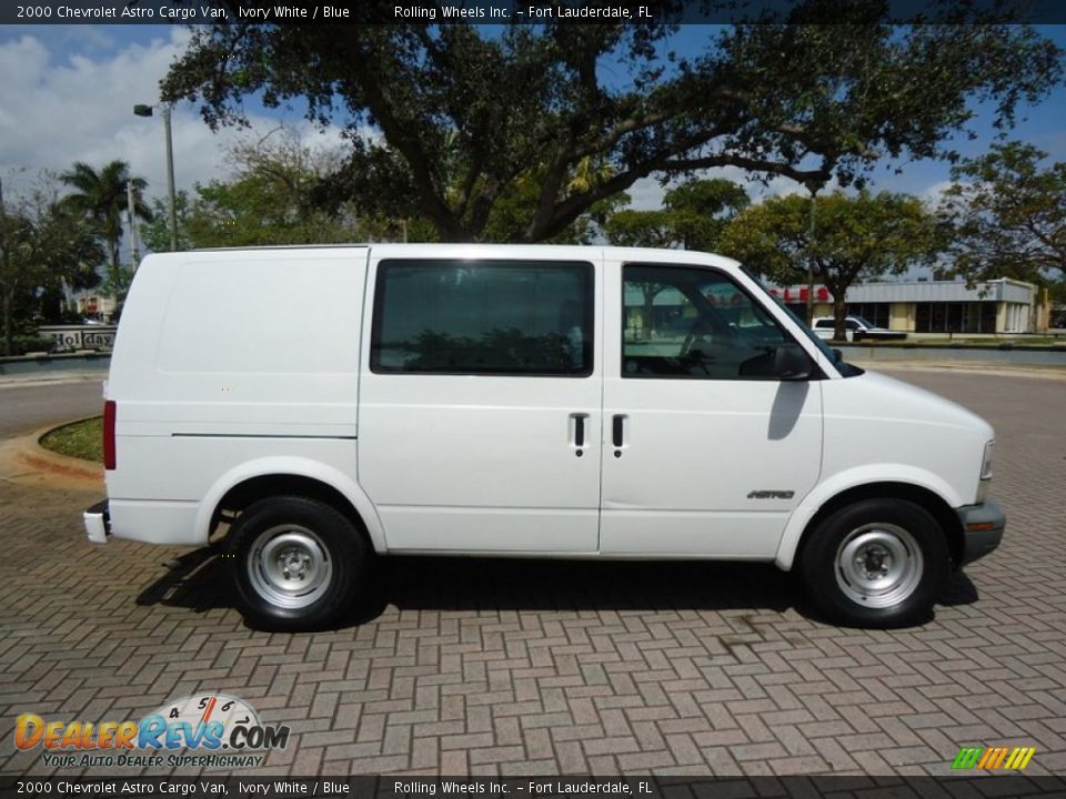 Ivory White 2000 Chevrolet Astro Cargo Van Photo #3