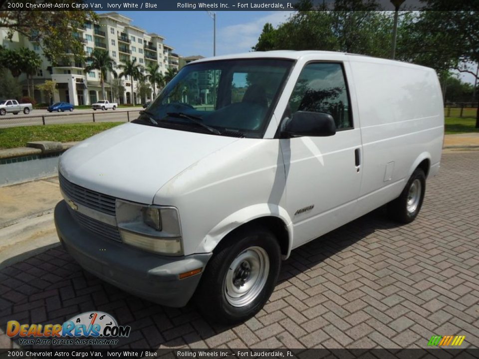 2000 Chevrolet Astro Cargo Van Ivory White / Blue Photo #19
