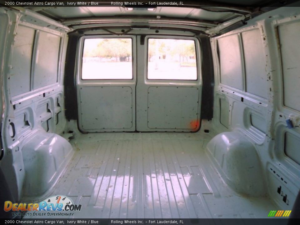 2000 Chevrolet Astro Cargo Van Ivory White / Blue Photo #25