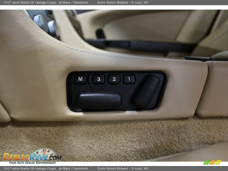 Controls of 2007 Aston Martin V8 Vantage Coupe Photo #33
