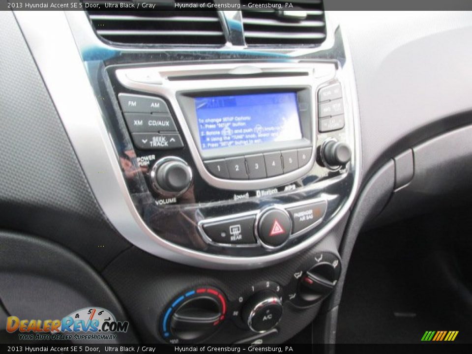 Controls of 2013 Hyundai Accent SE 5 Door Photo #8