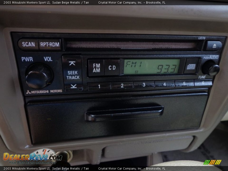 2003 Mitsubishi Montero Sport LS Sudan Beige Metallic / Tan Photo #20