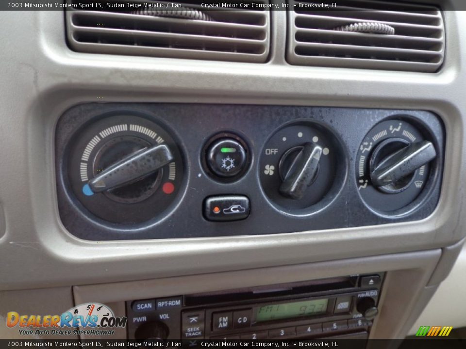 2003 Mitsubishi Montero Sport LS Sudan Beige Metallic / Tan Photo #21