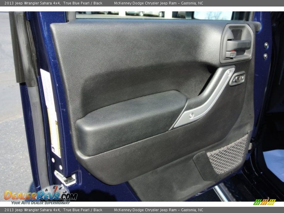 2013 Jeep Wrangler Sahara 4x4 True Blue Pearl / Black Photo #10