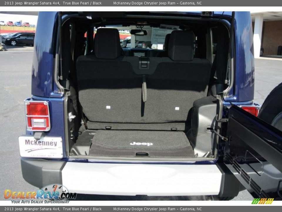 2013 Jeep Wrangler Sahara 4x4 True Blue Pearl / Black Photo #17
