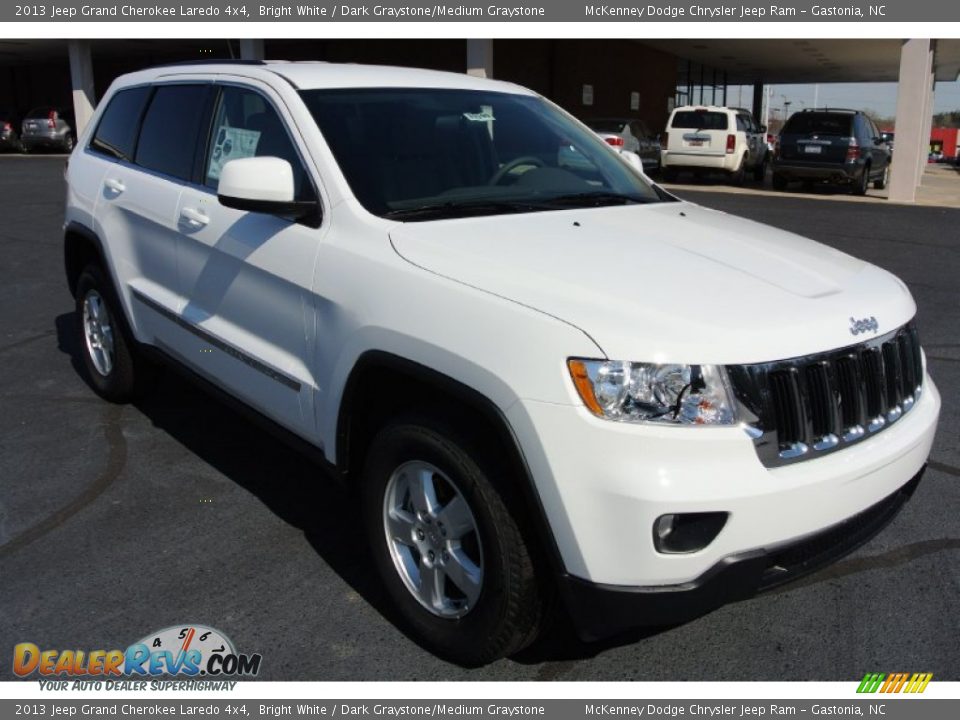 2013 Jeep Grand Cherokee Laredo 4x4 Bright White / Dark Graystone/Medium Graystone Photo #1