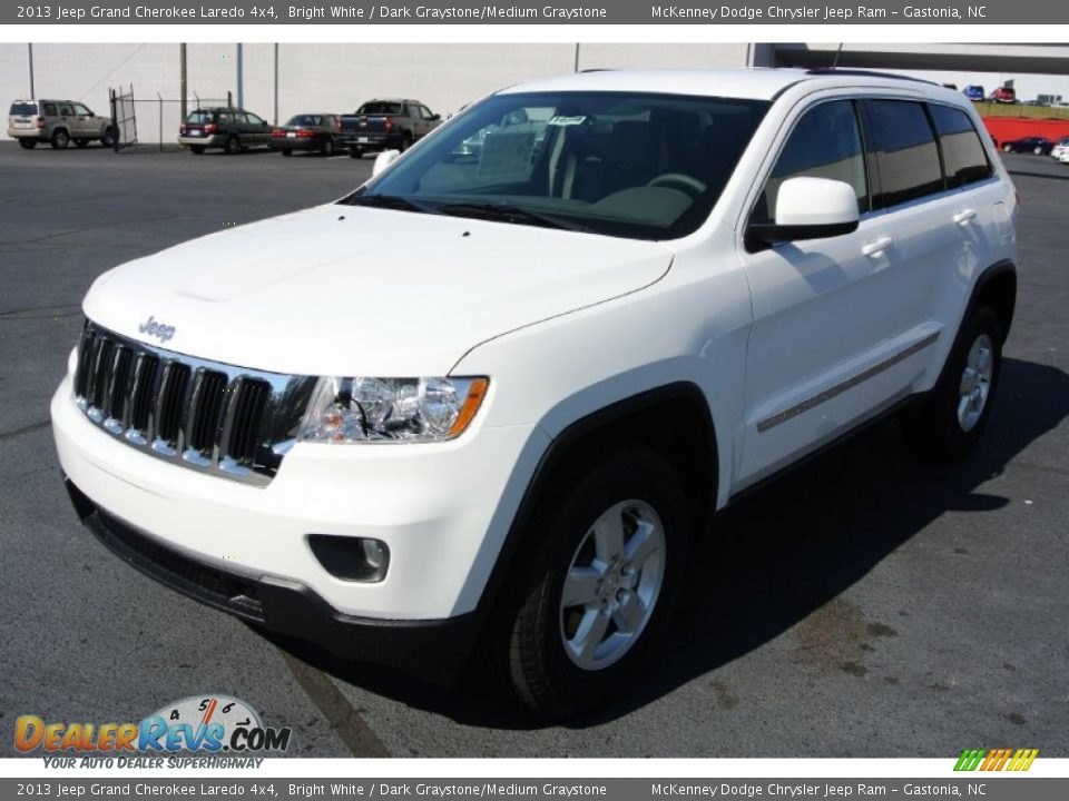2013 Jeep Grand Cherokee Laredo 4x4 Bright White / Dark Graystone/Medium Graystone Photo #2