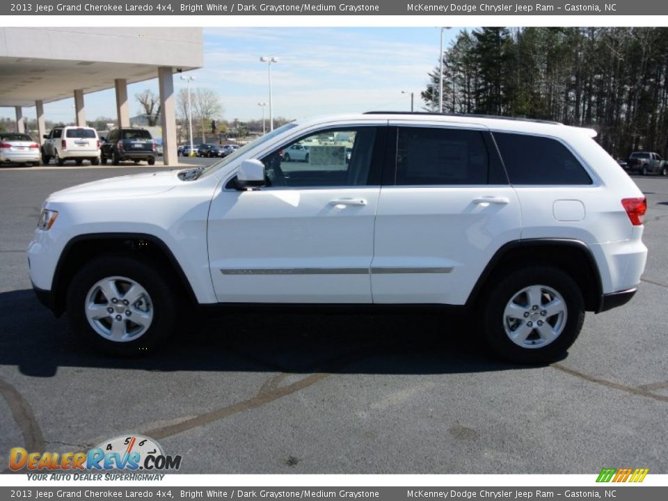 2013 Jeep Grand Cherokee Laredo 4x4 Bright White / Dark Graystone/Medium Graystone Photo #3