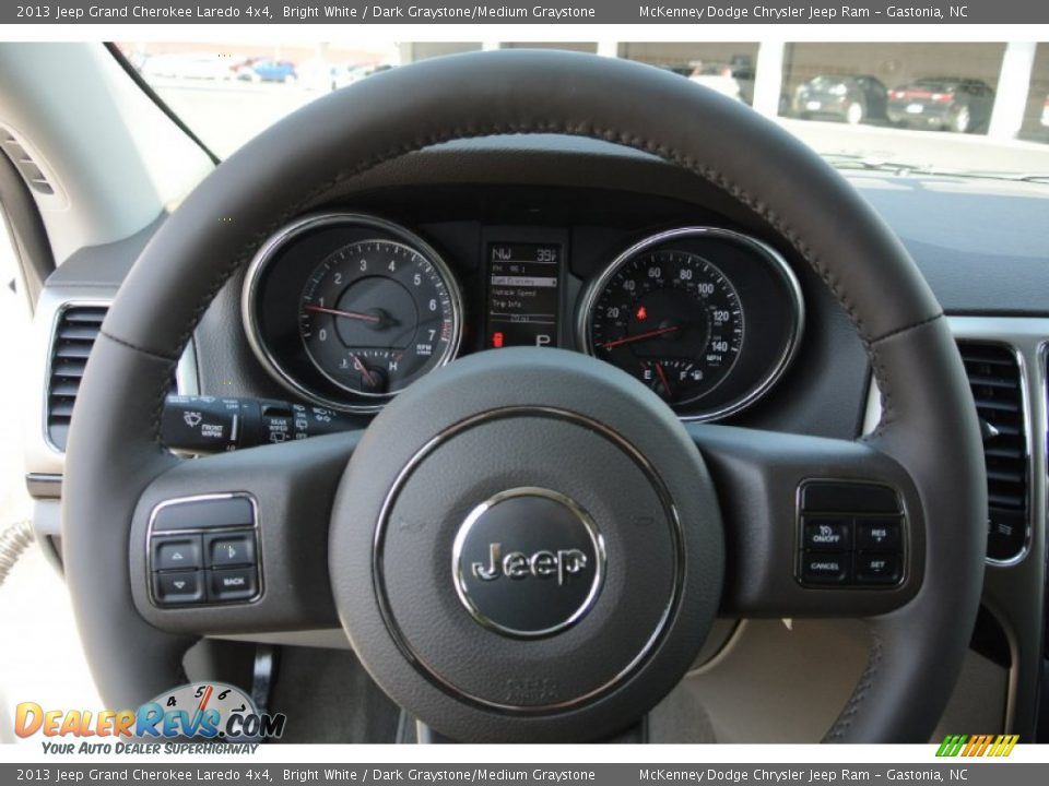 2013 Jeep Grand Cherokee Laredo 4x4 Bright White / Dark Graystone/Medium Graystone Photo #12
