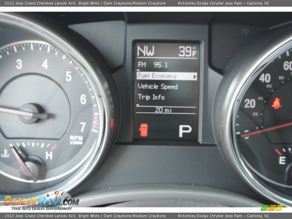 2013 Jeep Grand Cherokee Laredo 4x4 Bright White / Dark Graystone/Medium Graystone Photo #13