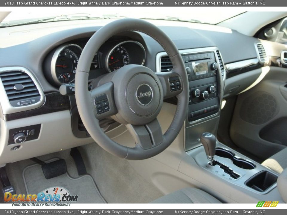 2013 Jeep Grand Cherokee Laredo 4x4 Bright White / Dark Graystone/Medium Graystone Photo #20