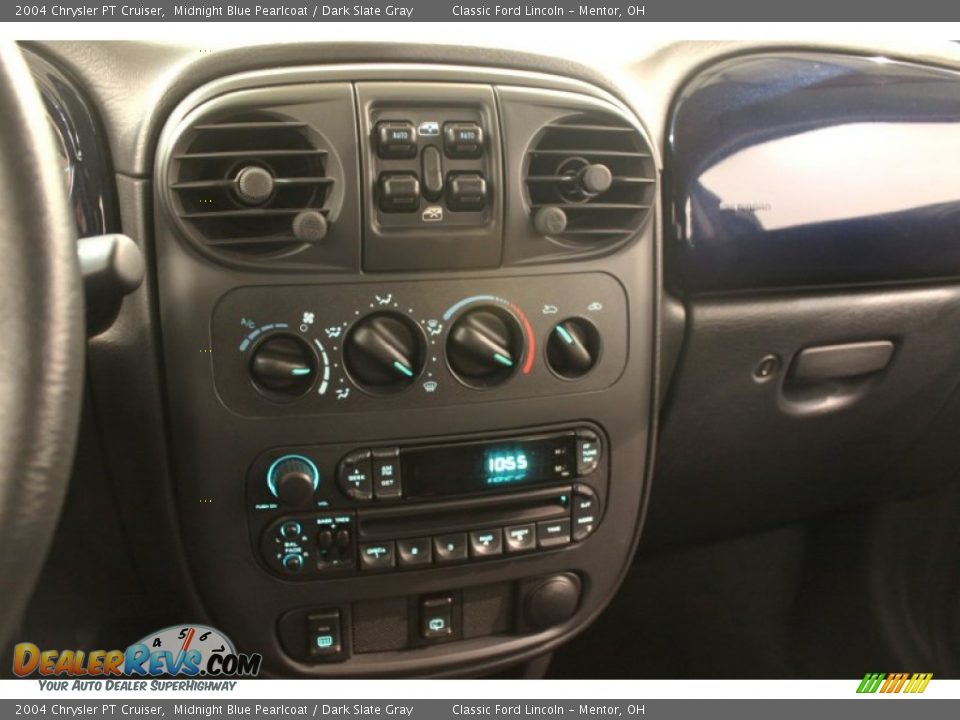 Controls of 2004 Chrysler PT Cruiser  Photo #8