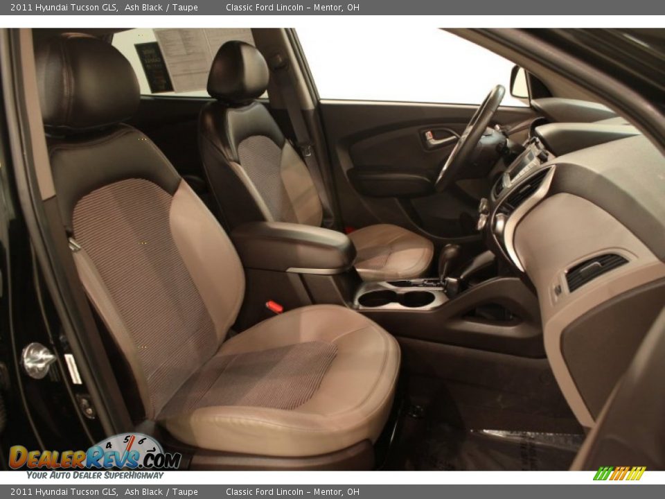 2011 Hyundai Tucson GLS Ash Black / Taupe Photo #17