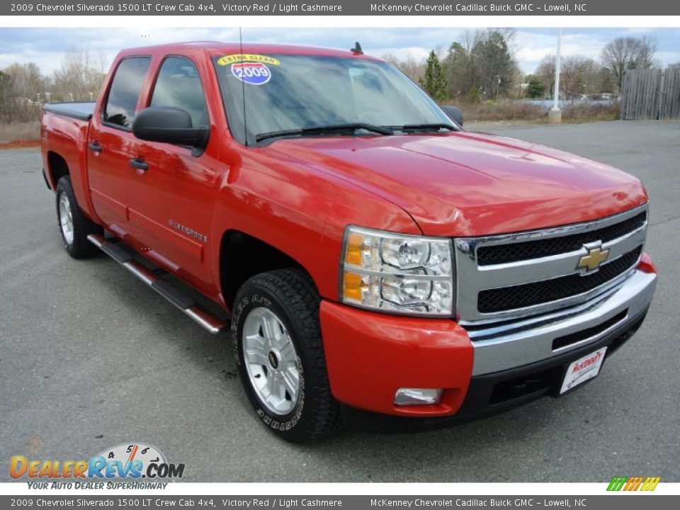 2009 Chevrolet Silverado 1500 LT Crew Cab 4x4 Victory Red / Light Cashmere Photo #2