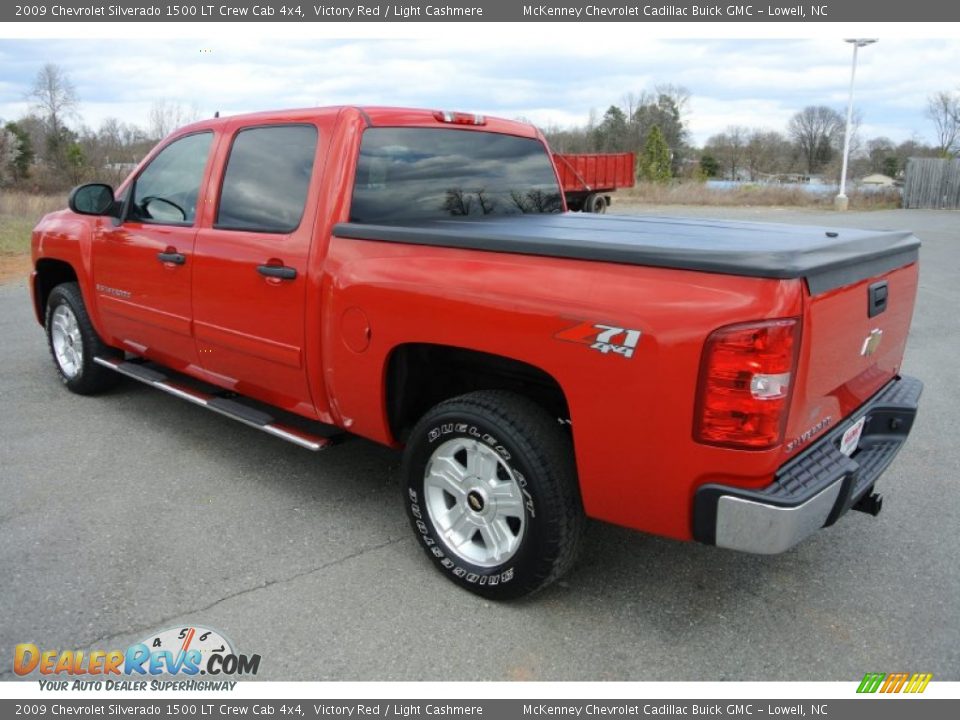 2009 Chevrolet Silverado 1500 LT Crew Cab 4x4 Victory Red / Light Cashmere Photo #4