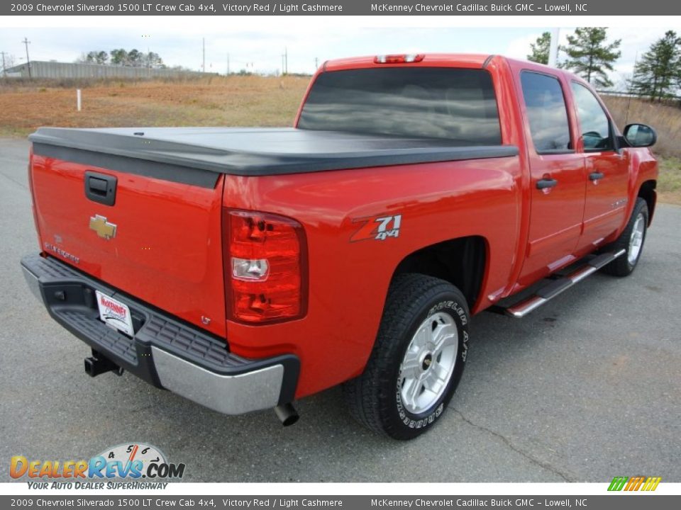 2009 Chevrolet Silverado 1500 LT Crew Cab 4x4 Victory Red / Light Cashmere Photo #5