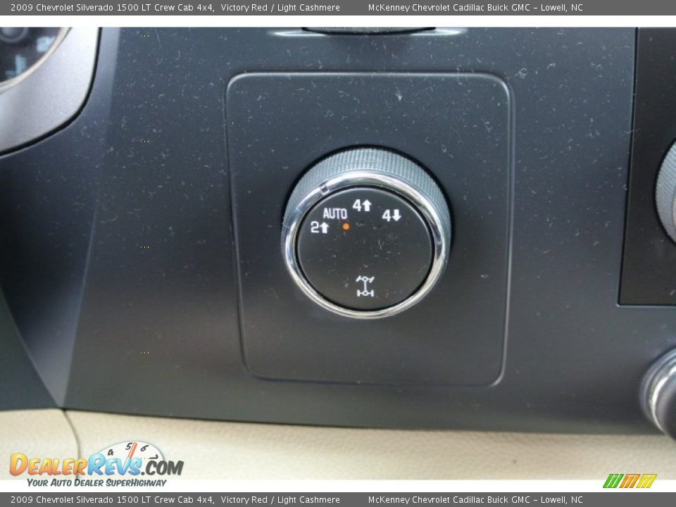 2009 Chevrolet Silverado 1500 LT Crew Cab 4x4 Victory Red / Light Cashmere Photo #11