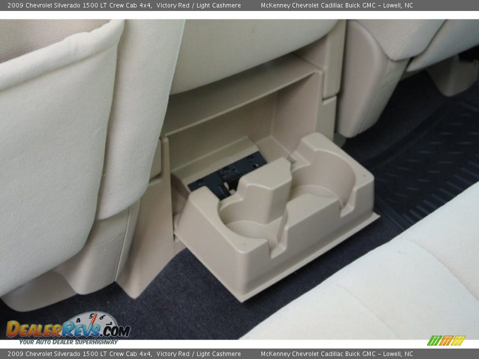 2009 Chevrolet Silverado 1500 LT Crew Cab 4x4 Victory Red / Light Cashmere Photo #17